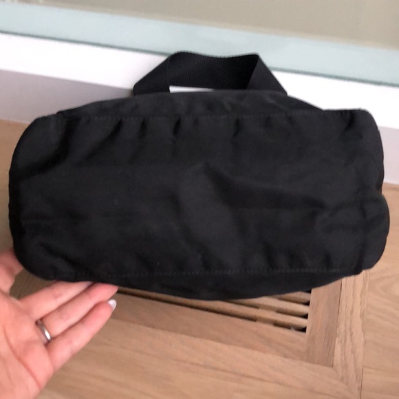 SOLD Authentic nylon Prada shoulder bag - Picture 4 of 10